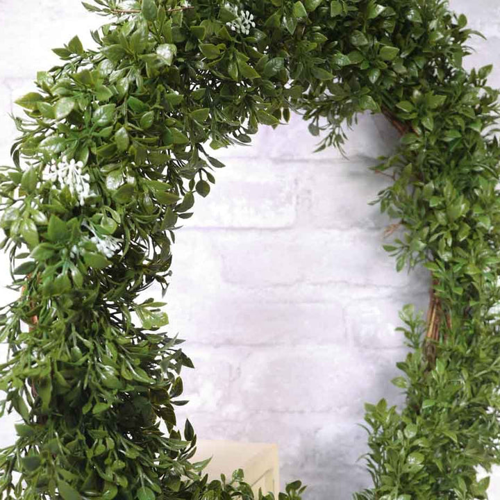 22" Wreath With White Flowers